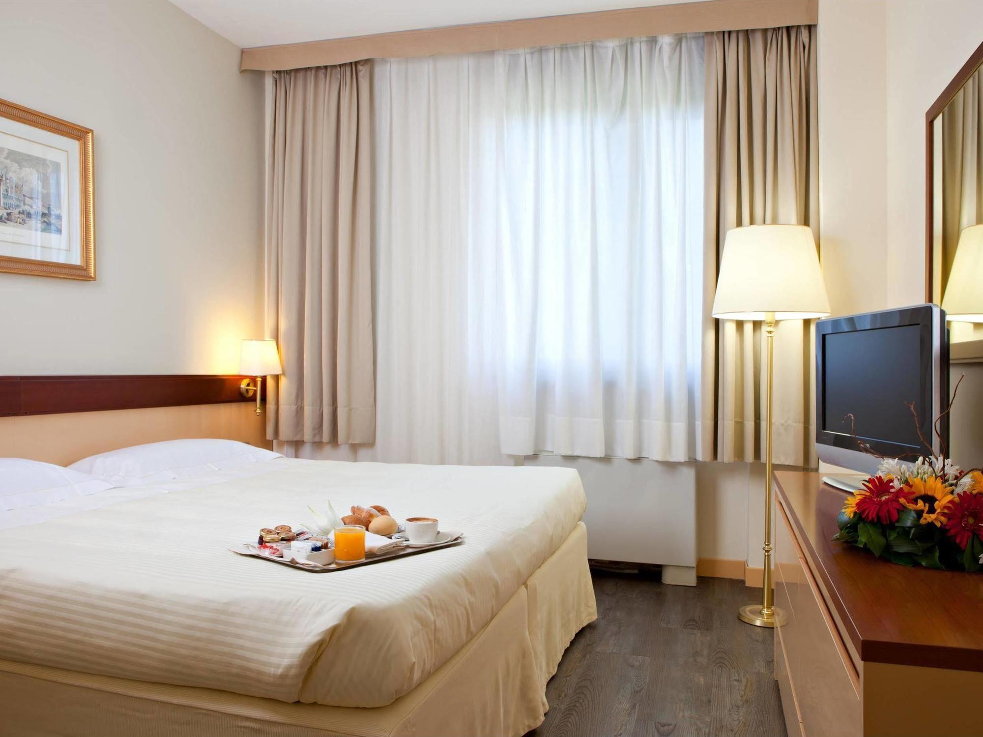 UNAWAY Hotel&Residence Quark Due Milano Exterior foto