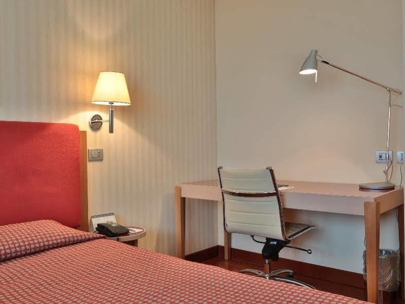 UNAWAY Hotel&Residence Quark Due Milano Exterior foto
