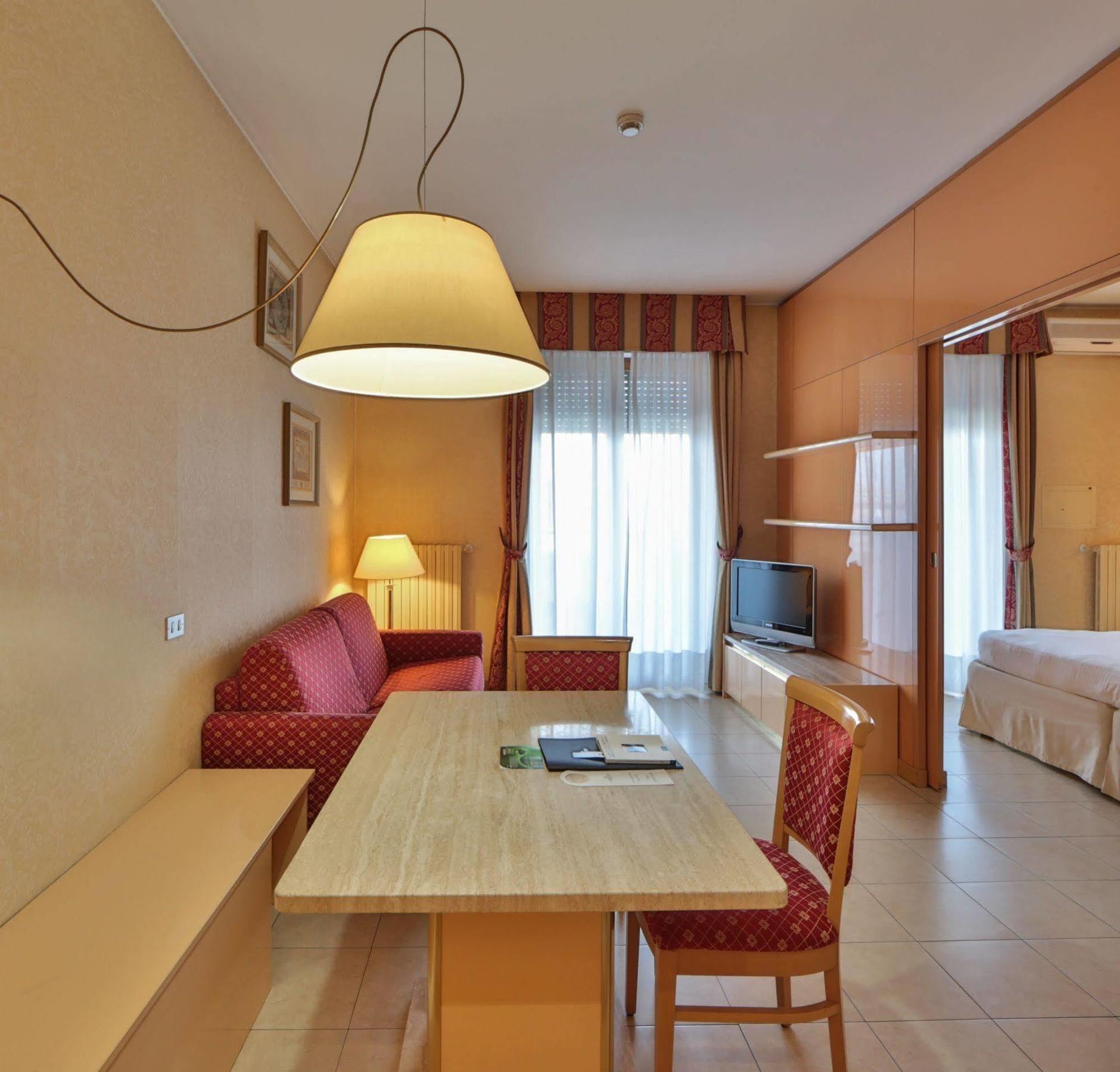 UNAWAY Hotel&Residence Quark Due Milano Exterior foto