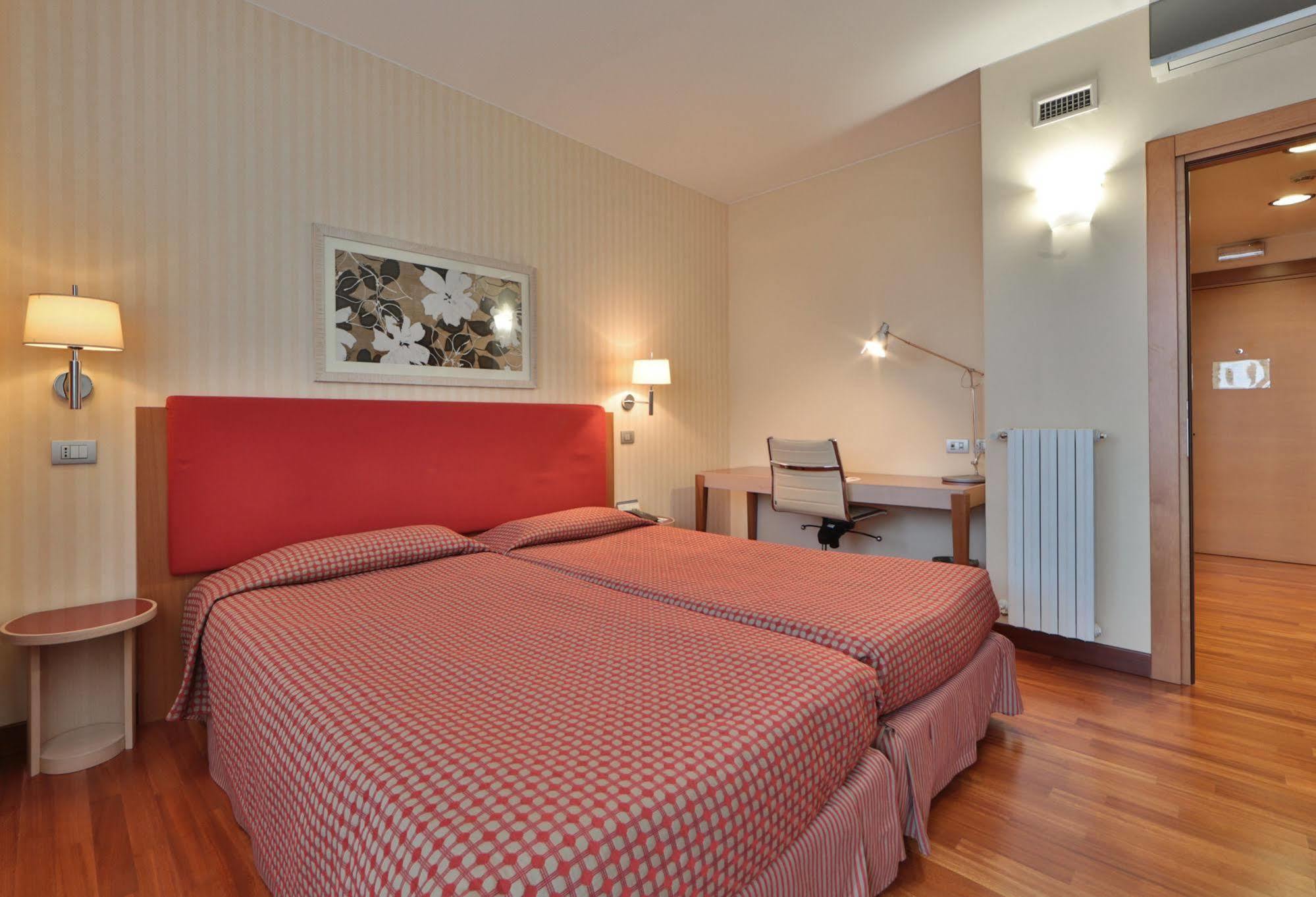 UNAWAY Hotel&Residence Quark Due Milano Exterior foto