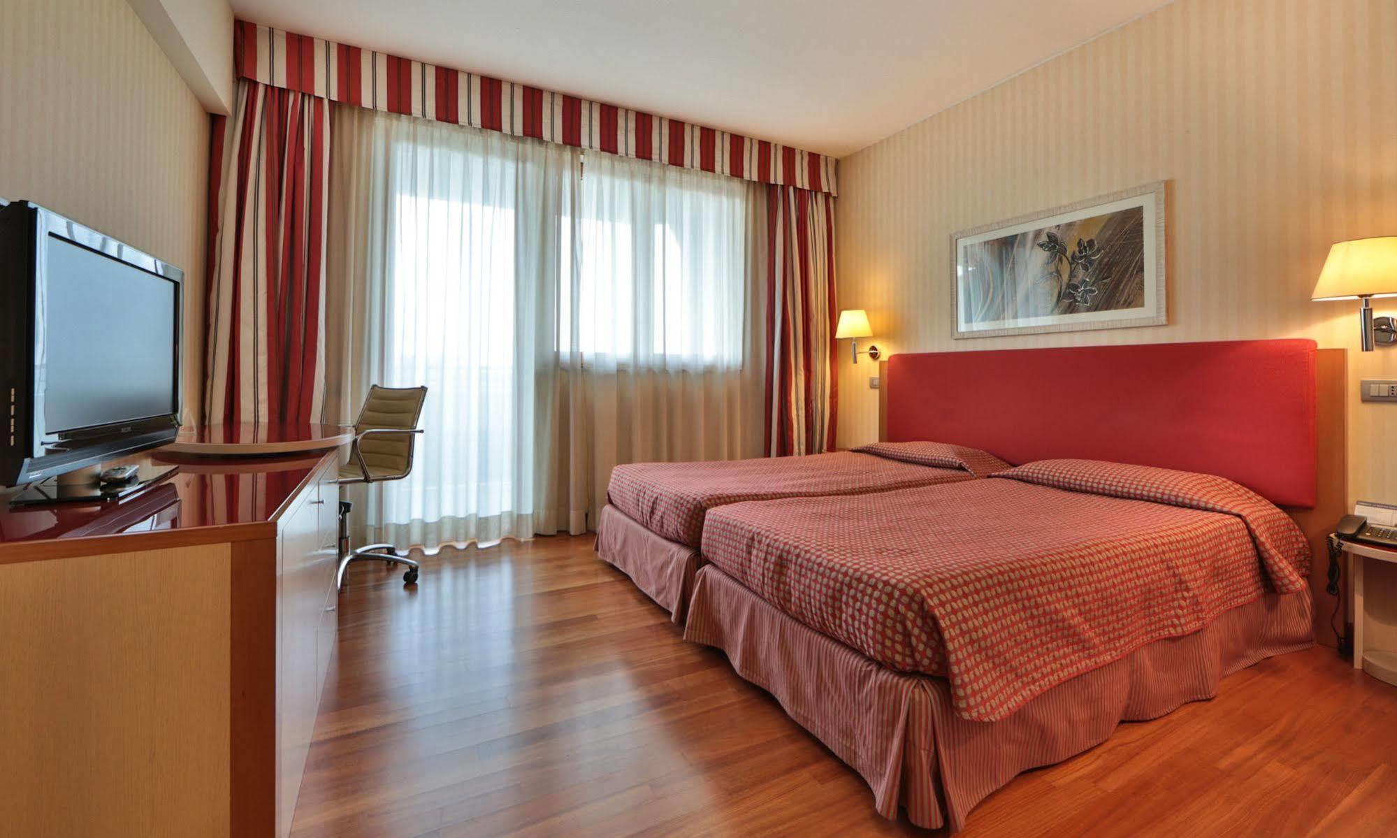 UNAWAY Hotel&Residence Quark Due Milano Exterior foto